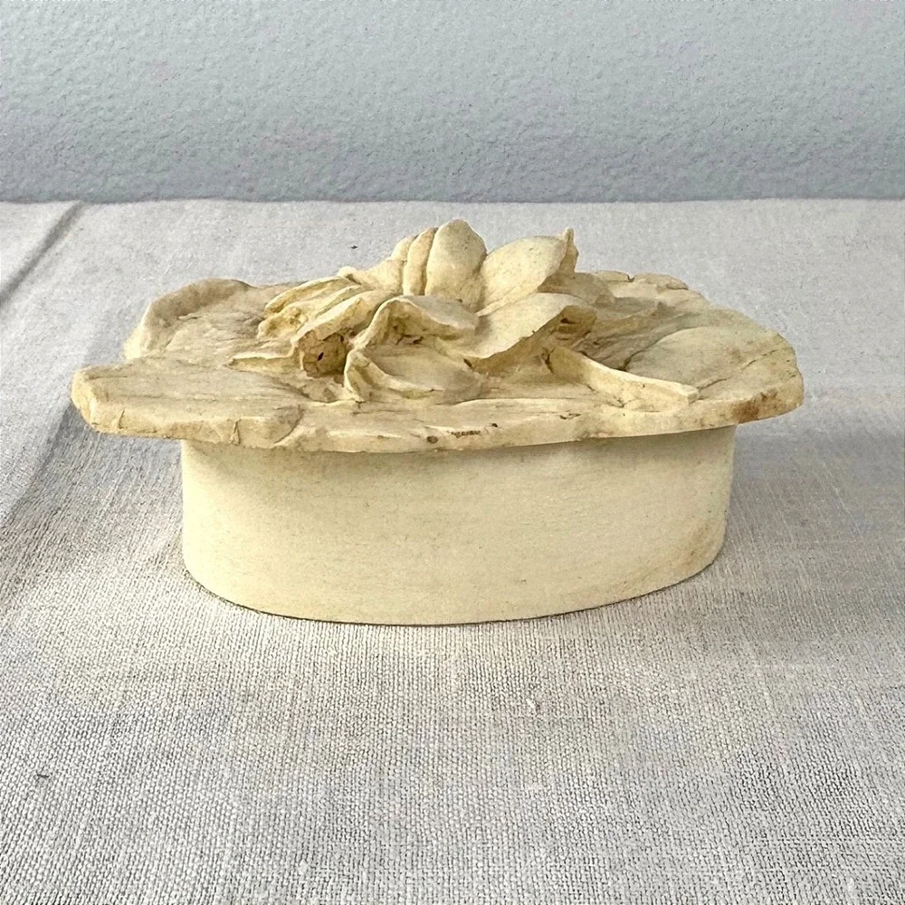 Hen-Feathers Hand-Cast Rose Trinket Box Cream Resin Floral Jewelry Keepsake